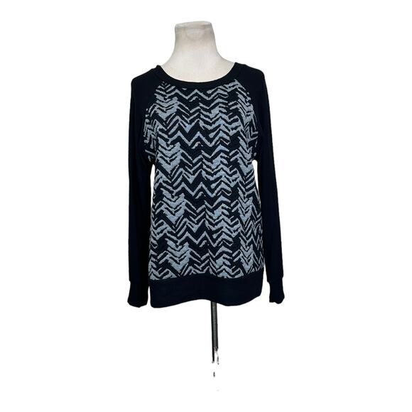 Le Lis black gray front chevron knit long sleeves sweater size M - Picture 9 of 11